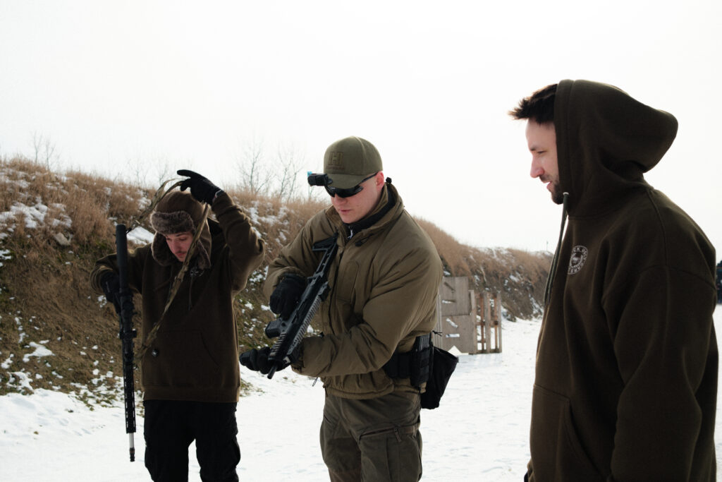 Szkolenie z obsługi broni dla ekipy WWIT